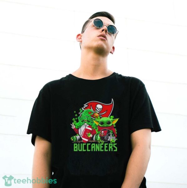 Tampa Bay Buccaneers Baby Yoda Happy St.Patrick’s Day Shamrock Shirt - G500 Gildan T-Shirt