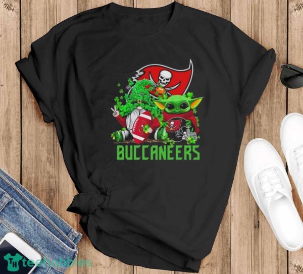 Tampa Bay Buccaneers Baby Yoda Happy St.Patrick’s Day Shamrock Shirt - Black T-Shirt