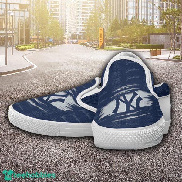 New York Yankees Logo Team Slip On Shoes Trending Goft For Fans Product Photo 1