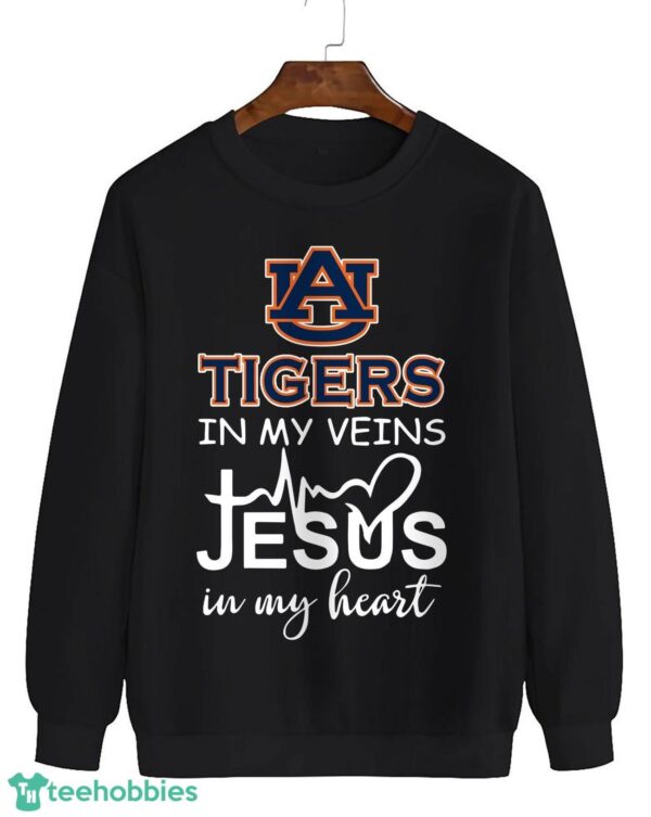 Auburn Tigers Jesus T-Shirt Hoodie Sweatshirt Product Photo 2
