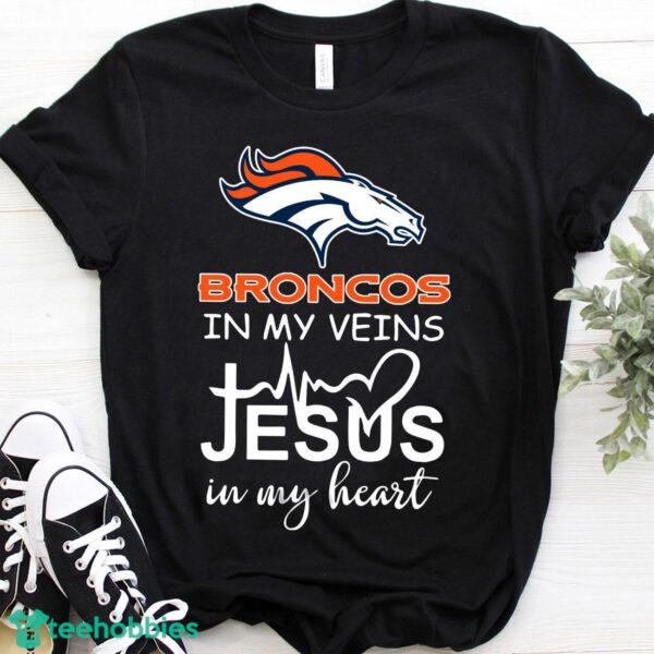 Denver Broncos Jesus T-Shirt Hoodie Sweatshirt Product Photo 3
