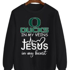 Oregon Ducks Jesus T-Shirt Hoodie Sweatshirt Product Photo 2