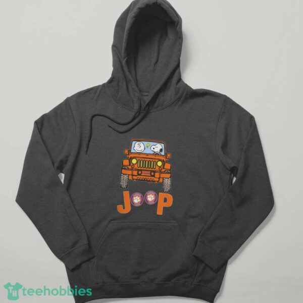 Clemson Tigers Snoopy And Charlie Brown Driving Jeep T-Shirt - Hoodie