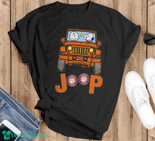 Clemson Tigers Snoopy And Charlie Brown Driving Jeep T-Shirt - Black T-Shirt