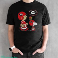 Hot The Peanuts Charlie Brown And Snoopy Woodstock Georgia Bulldogs Football Shirt - Black Unisex T-Shirt