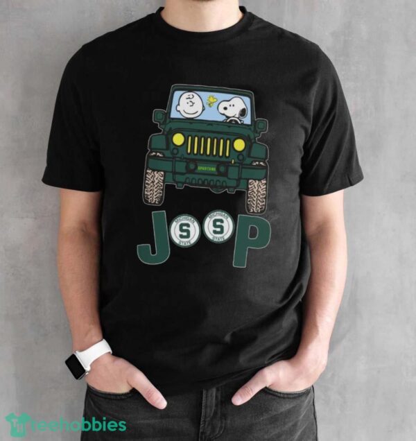 Michigan State Spartans Snoopy And Charlie Brown Driving Jeep T-Shirt - Black Unisex T-Shirt