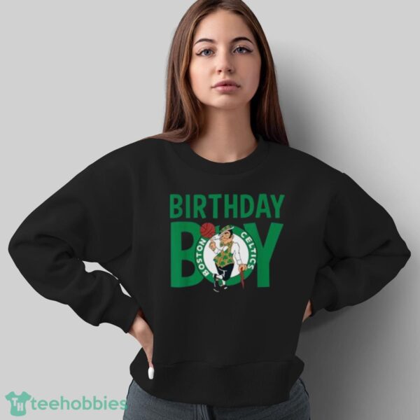 NBA Birthday Boy Vintage Retro Boston Celtics Logo T-Shirt - Sweatshirt