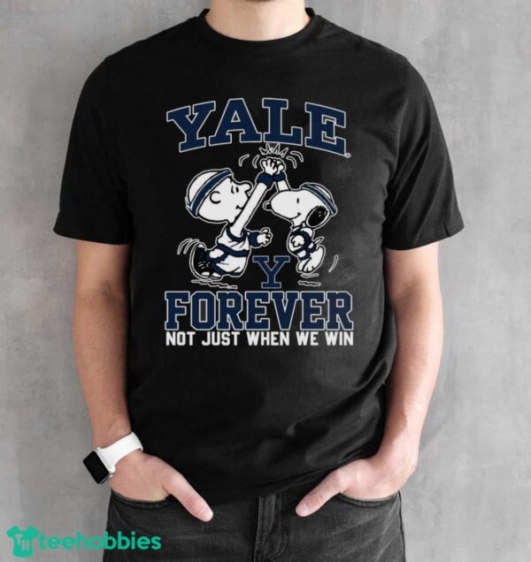 Peanuts Snoopy And Charlie Brown Yale Bulldogs High Five Forever Not Just When We Win Shirt - Black Unisex T-Shirt