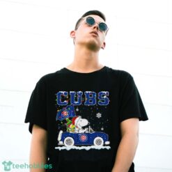 Chicago Cubs Snoopy And Woodstock Driving Car Cute Snoopy Limited Edition Shirt - G500 Gildan T-Shirt