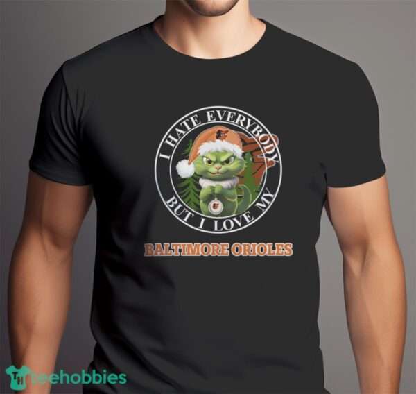 Green Cat With Santa Hat I Hate Everybody But I Love Baltimore Orioles Christmas T-shirt - Men Black T-Shirt