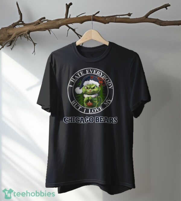 Green Cat With Santa Hat I Hate Everybody But I Love Chicago Bears Christmas T-shirt - Black T-Shirt