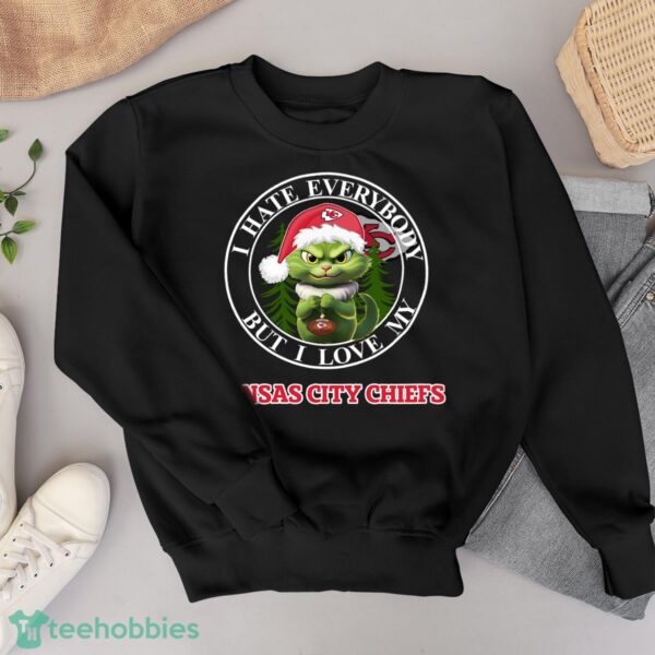 Green Cat With Santa Hat I Hate Everybody But I Love Kansas City Chiefs Christmas T-shirt - Black Sweatshirt