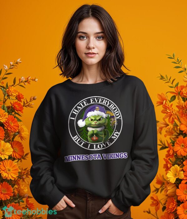 Green Cat With Santa Hat I Hate Everybody But I Love Minnesota Vikings Christmas T-shirt - Girl Black Swearshirt