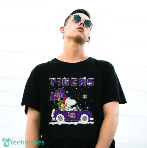 LSU Tigers Snoopy And Woodstock Driving Car Cute Snoopy Limited Edition Shirt - G500 Gildan T-Shirt