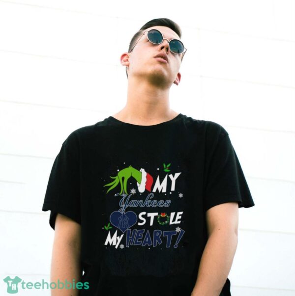 My New York Yankees Stole My Heart Grinch Limited Edition Shirt - G500 Gildan T-Shirt