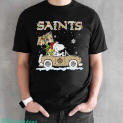 New Orleans Saints Snoopy And Woodstock Driving Car Cute Snoopy Limited Edition Shirt - Black Unisex T-Shirt