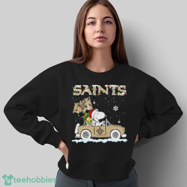New Orleans Saints Snoopy And Woodstock Driving Car Cute Snoopy Limited Edition Shirt - Sweatshirt