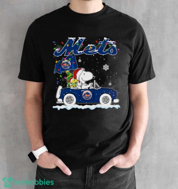 New York Mets Snoopy And Woodstock Driving Car Cute Snoopy Limited Edition Shirt - Black Unisex T-Shirt