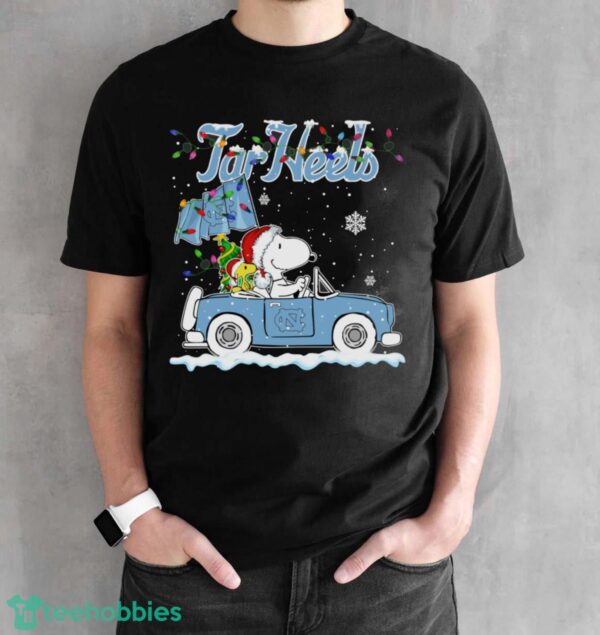 North Carolina Tar Heels Snoopy And Woodstock Driving Car Cute Snoopy Limited Edition Shirt - Black Unisex T-Shirt