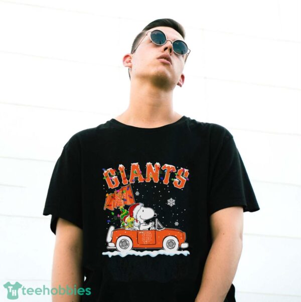 San Francisco Giants Snoopy And Woodstock Driving Car Cute Snoopy Limited Edition Shirt - G500 Gildan T-Shirt