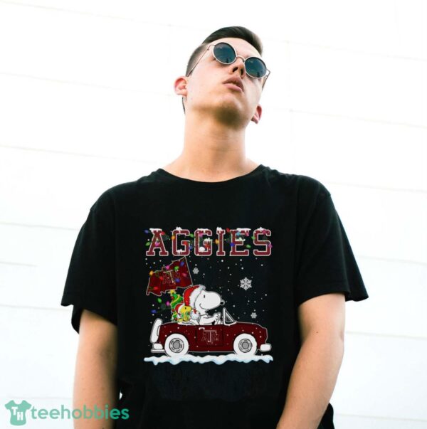 Texas A&M Aggies Snoopy And Woodstock Driving Car Cute Snoopy Limited Edition Shirt - G500 Gildan T-Shirt