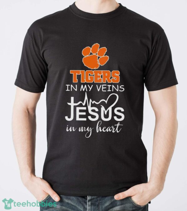 Clemson Tigers In My Veins Jesus In My Heart T-Shirt Hoodie Sweatshirt - Men T-Shirt