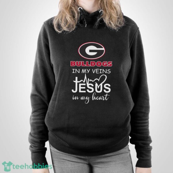 Georgia Bulldogs In My Veins Jesus In My Heart T-Shirt Hoodie Sweatshirt - Unisex Pullover Hoodie