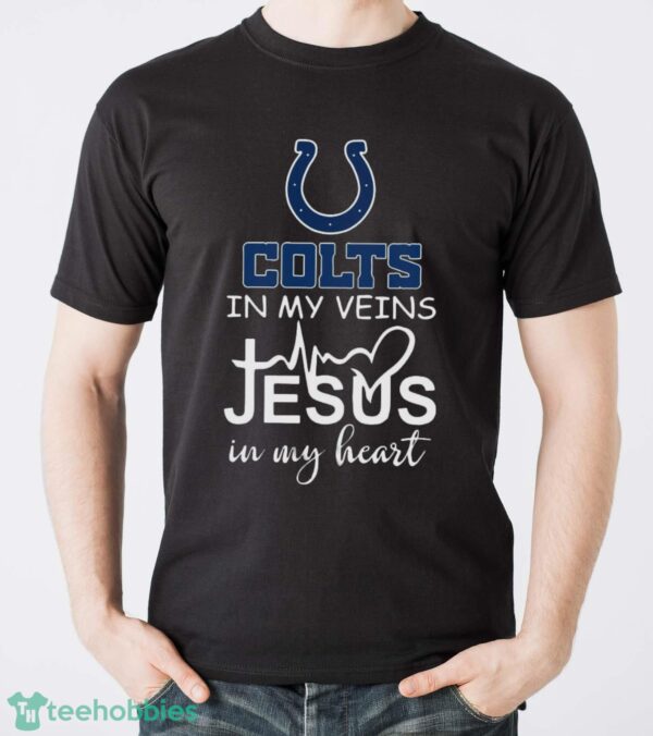 Indianapolis Colts In My Veins Jesus In My Heart T-Shirt Hoodie Sweatshirt - Men T-Shirt