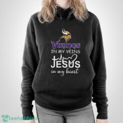 Minnesota Vikings In My Veins Jesus In My Heart T-Shirt Hoodie Sweatshirt - Unisex Pullover Hoodie