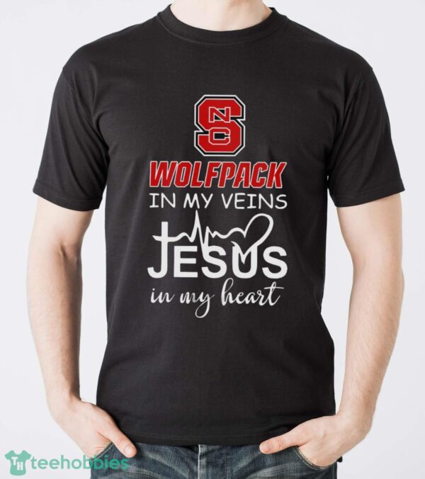 NC State Wolfpack In My Veins Jesus In My Heart T-Shirt Hoodie Sweatshirt - Men T-Shirt