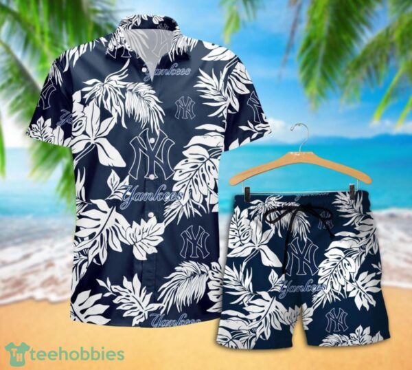 New York Yankees Tropical Pattern Combo Hawaii Shirt and Shorts For Fans Product Photo 2