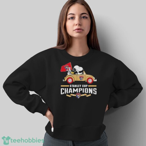 Official Florida Panthers Snoopy Peanuts The Stanley Cup Champions 2024 T-Shirt - Sweatshirt
