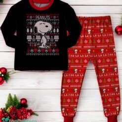 Hohoho Lalala Peanuts Snoopy Christmas Family Matching Set Mom Dad Child Pajama Set image Hohoho Lalala Peanuts Snoopy Christmas Family Matching Set Mom Dad Child Pajama Set Product Photo 3